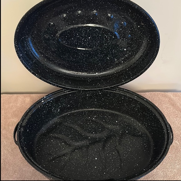 Vintage Enamelware Large 18” Roaster - Picture 5 of 10